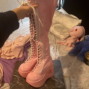 Demonia dynamite 300 size 9